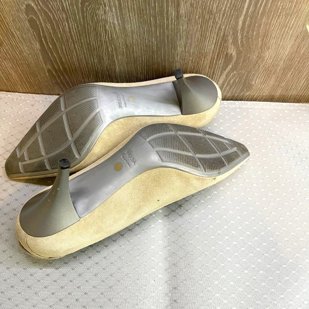 Prada / Suede Pump / Made in Italy / 39 1/2 EU / Beige / 3" Heel - Picture 2 of 9